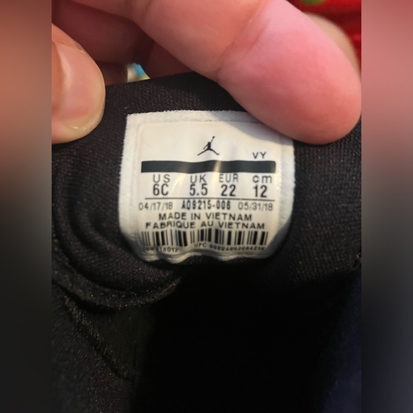 Nike Air Jordan Max Aura toddler shoes - Picture 4 of 6